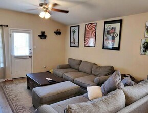 2344 Chimney Rock Rd in Leander, TX - Foto de edificio - Building Photo