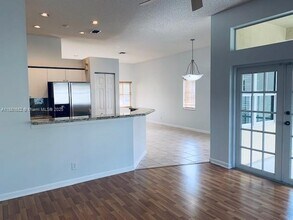 700 Vista Meadows Dr in Weston, FL - Building Photo - Building Photo