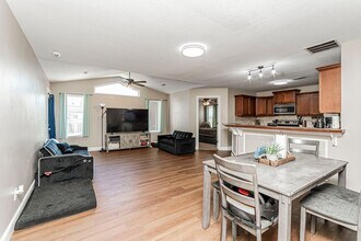 1017 Dagen Ln in Junction City, KS - Building Photo - Building Photo