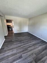 11002 Albion Dr in Louisville, KY - Building Photo - Building Photo