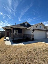 253 Park Ln in Harrah, OK - Building Photo