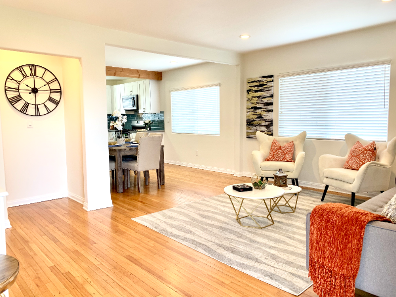 819 S Grand View St in Los Angeles, CA - Building Photo