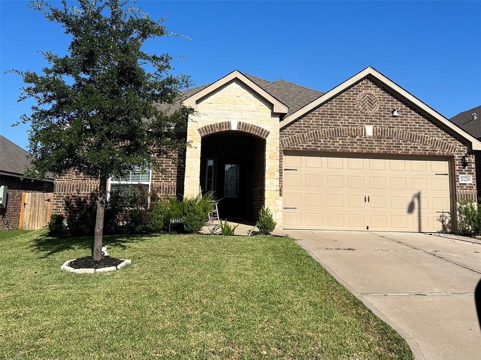 21226 Opal Oak Dr in Hockley, TX - Foto de edificio