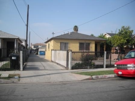 15519 S White Ave in Compton, CA - Foto de edificio