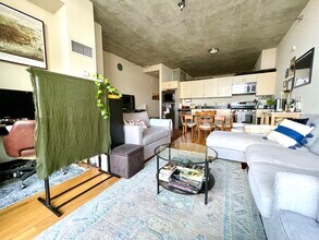 1720 S Michigan Ave, Unit 1402 in Chicago, IL - Building Photo - Building Photo