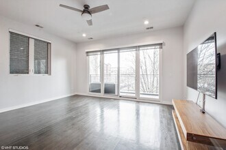 1459 W Fry St in Chicago, IL - Building Photo - Building Photo