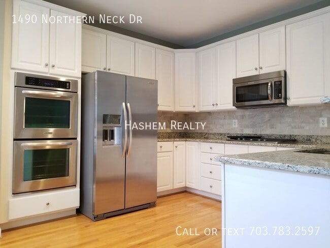 1490 Northern Neck Dr in Vienna, VA - Building Photo - Building Photo