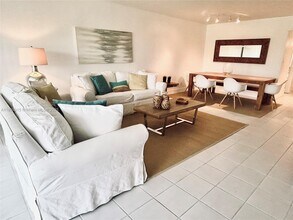 2701 S Palm Aire Dr in Pompano Beach, FL - Building Photo - Building Photo