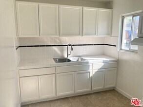 22725 14th St in Santa Clarita, CA - Building Photo - Building Photo