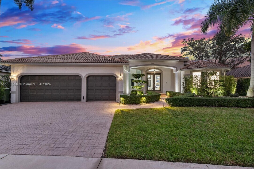 2558 Eagle Run Ln in Weston, FL - Foto de edificio