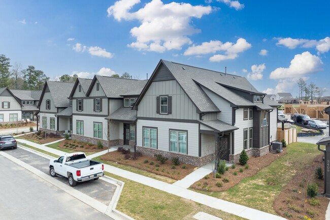 Feldspar Circle in Vestavia, AL - Foto de edificio - Building Photo