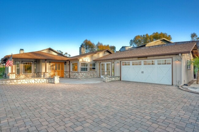 property at 125 Hummingbird Hill