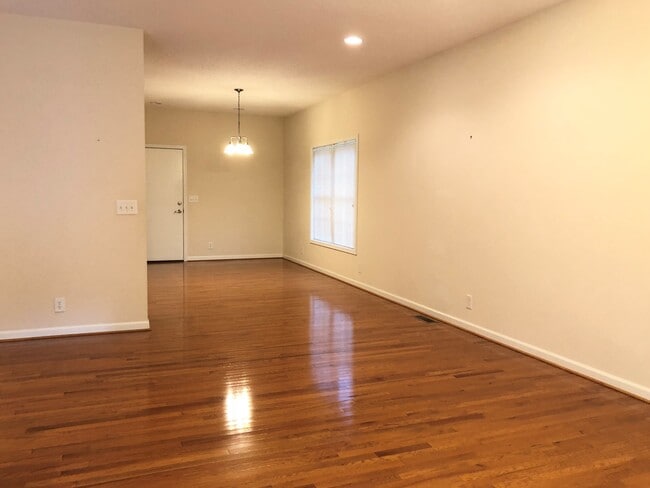 211 Allison Ln in Johnson City, TN - Building Photo - Building Photo