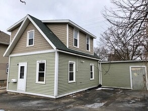 2645 Milwaukee St in Madison, WA - Foto de edificio - Building Photo