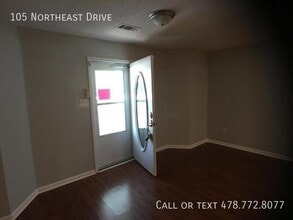 105 Northeast Dr in Warner Robins, GA - Building Photo - Building Photo