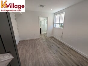 1528 1/2 W 36th Pl in Los Angeles, CA - Building Photo - Building Photo