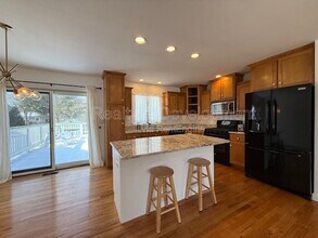 1621 Warbler Dr in Naperville, IL - Building Photo - Building Photo