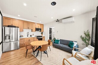 3873 Roxton Ave in Los Angeles, CA - Building Photo - Building Photo