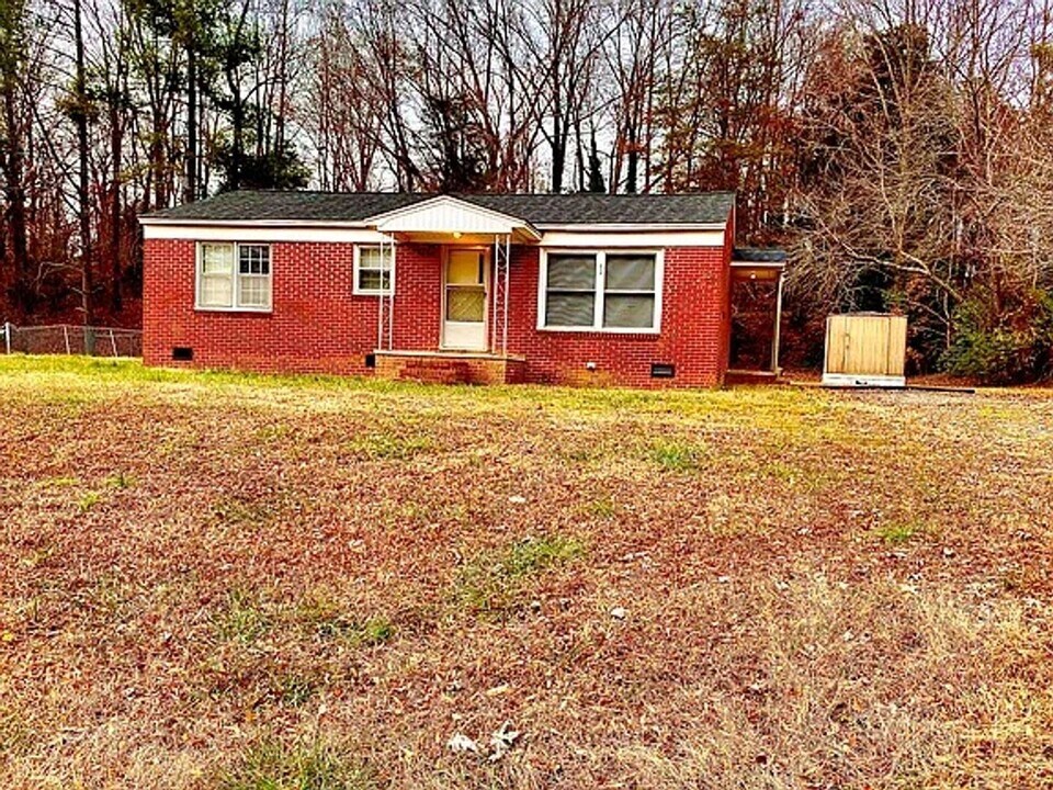 914 Holder Dr in Gastonia, NC - Building Photo