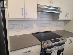 151 Honeycrisp Cres in Vaughan, ON - Building Photo - Building Photo