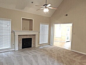 1415 Hidden Ridge Ln in Cordova, TN - Foto de edificio - Building Photo