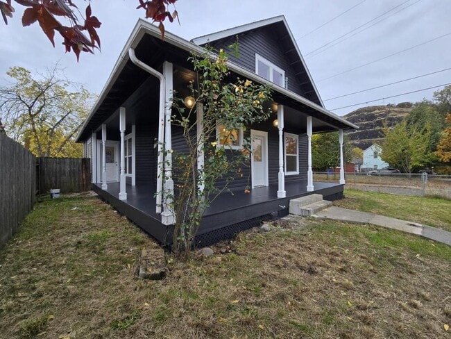 property at 205 SE Lane Ave