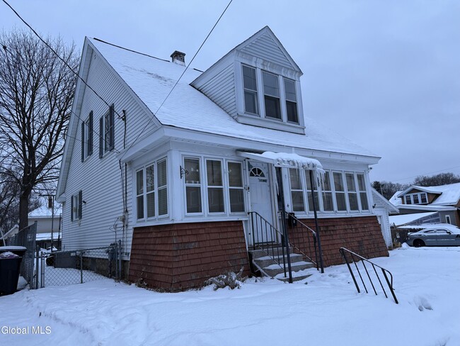 4 Yale St in Schenectady, NY - Building Photo - Building Photo