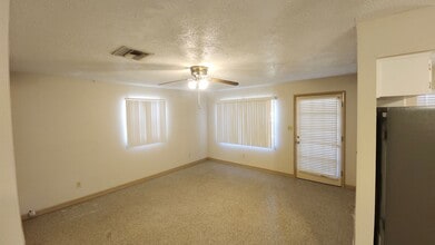 1909 May St in Brandon, FL - Building Photo - Building Photo