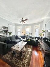 121 Lowell St, Unit 2 in Somerville, MA - Building Photo - Building Photo
