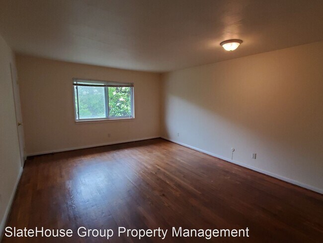 1063 W 48th St in Norfolk, VA - Foto de edificio - Building Photo