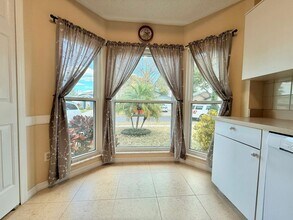 1933 Olivia Cir in Apopka, FL - Foto de edificio - Building Photo