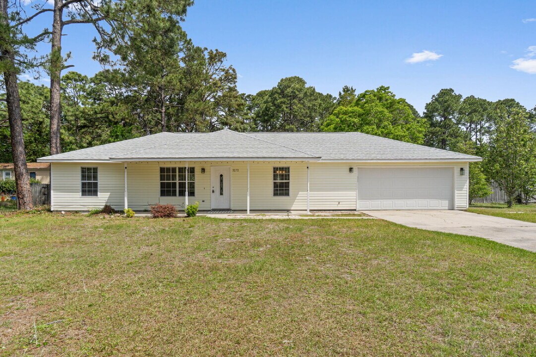 9270 Quail Roost Dr in Navarre, FL - Building Photo