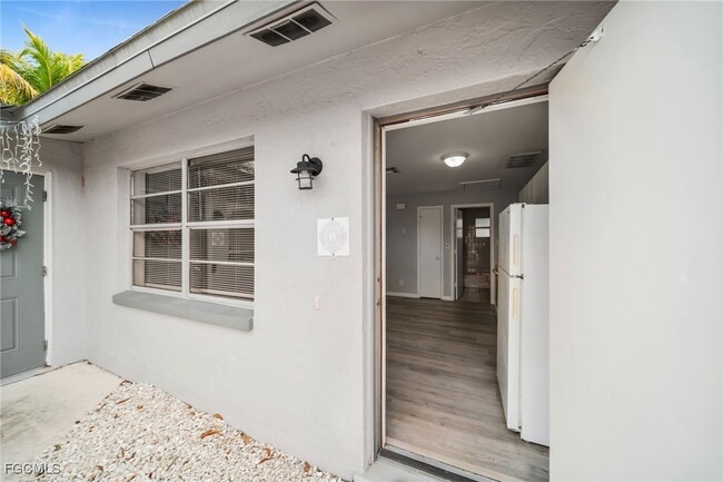 15 SE 24th Ave in Cape Coral, FL - Foto de edificio - Building Photo