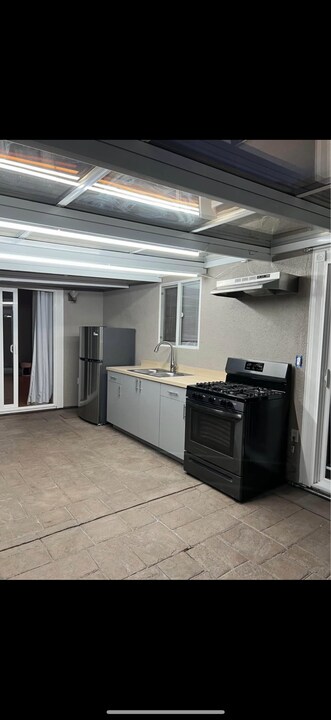 871 Summer Dr in Hollister, CA - Foto de edificio