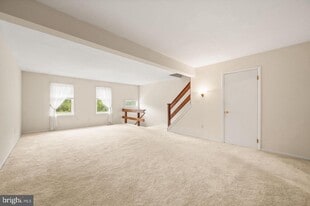 113 Spring Ln in West Chester, PA - Building Photo