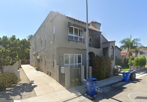 2744 S. Redondo Blvd  (Spacious 3-Bed, 1-B... Apartments