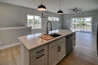 2949 Blue Grass Dr in Stoughton, WI - Building Photo - Building Photo