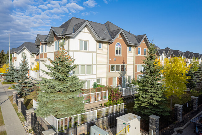 1902 Wentworth Vill SW in Calgary, AB - Building Photo - Building Photo