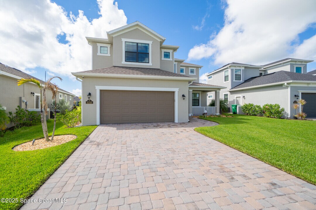 3233 Casare Dr in Melbourne, FL - Building Photo