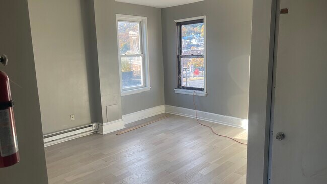 101 North George St, Unit Apt 3 in Pottsville, PA - Building Photo - Building Photo