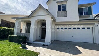 1140 Dominique Dr in Tracy, CA - Building Photo