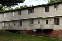 Shangri-La Townhomes in Plum, PA - Foto de edificio - Building Photo