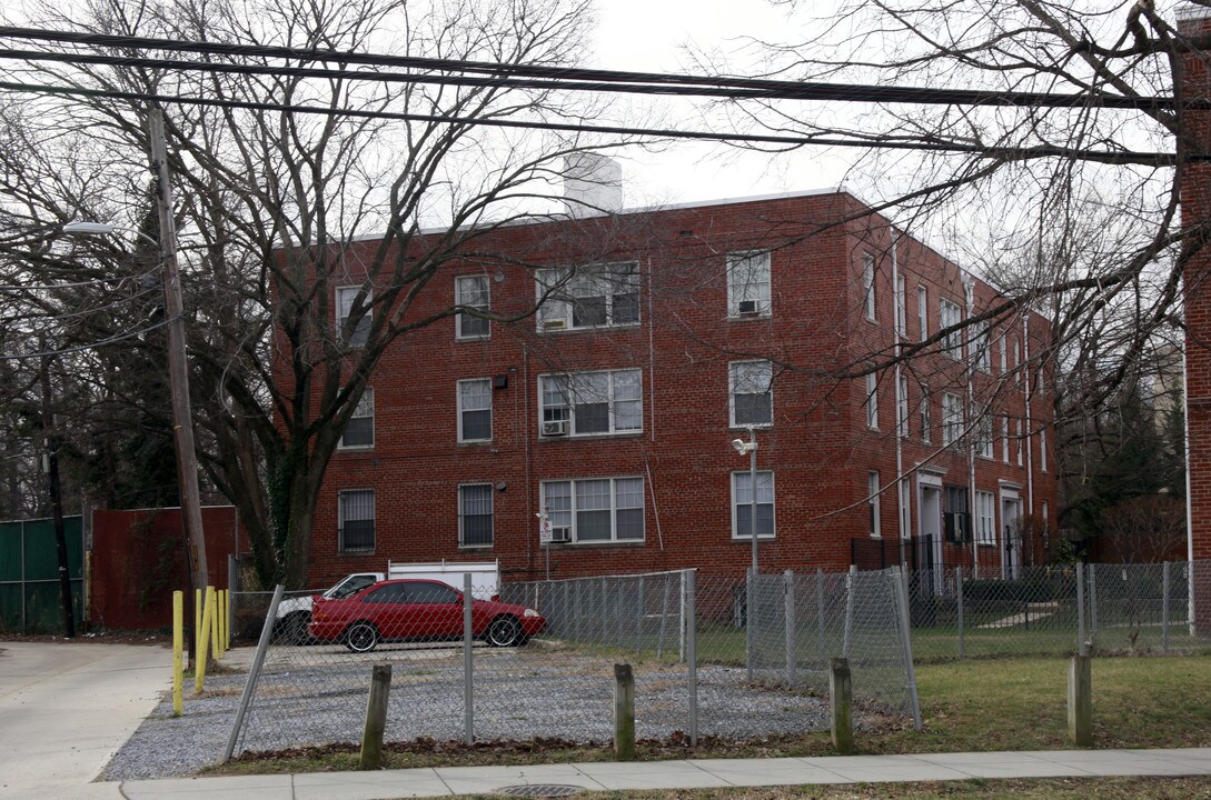 5055 1st St NW in Washington, DC - Building Photo