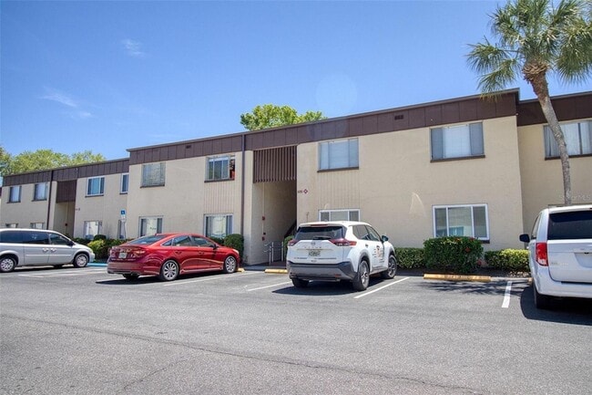 605 N Keene Rd, Unit P-14 in Clearwater, FL - Building Photo - Building Photo