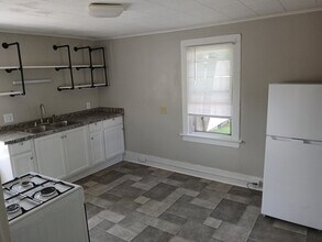 134 E 4th St, Unit #2 in Oswego, NY - Building Photo - Building Photo