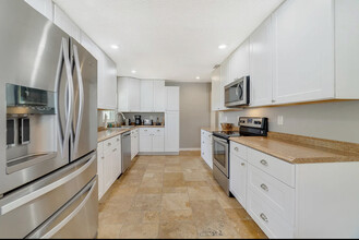 1701 Gaston Foster Rd in Orlando, FL - Foto de edificio - Building Photo