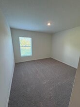 295 SE Cres St in Palm Bay, FL - Building Photo - Building Photo