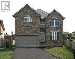 1379 Norenko Ct in Mississauga, ON - Building Photo