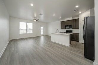 8454 1st St in Temple, TX - Building Photo - Building Photo