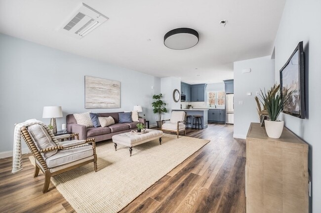 451 Essex St in Beverly, MA - Foto de edificio - Building Photo